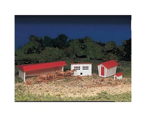 Bachmann Farm Building w/ Animals (HO Scale)