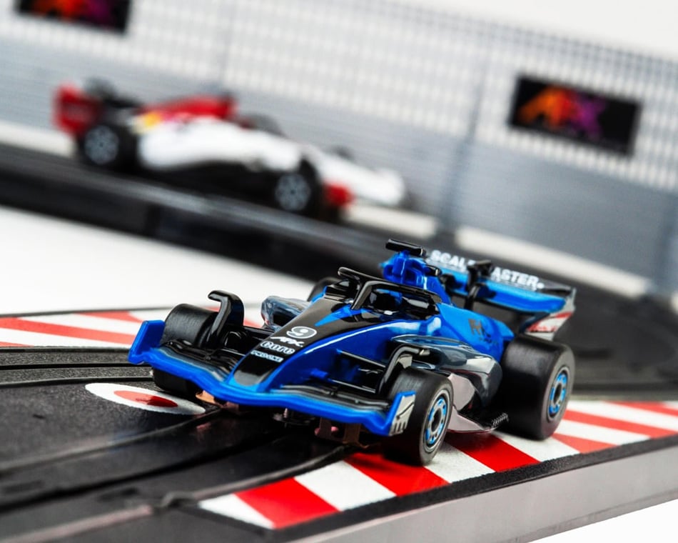 SCRATCH & DENT: AFX Goliath Raceway Slot Car Track Set