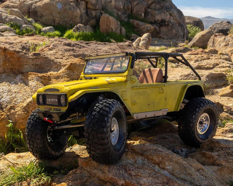 Axial SCX10 III V2 1/10 4WD Scale Rock Crawler Builders Kit [AXI