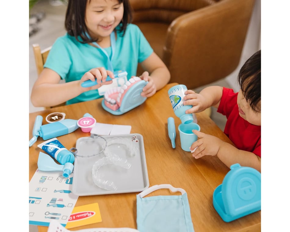 Melissa & Doug Super Smile Dentist Play Set (25pcs) [LCI8611