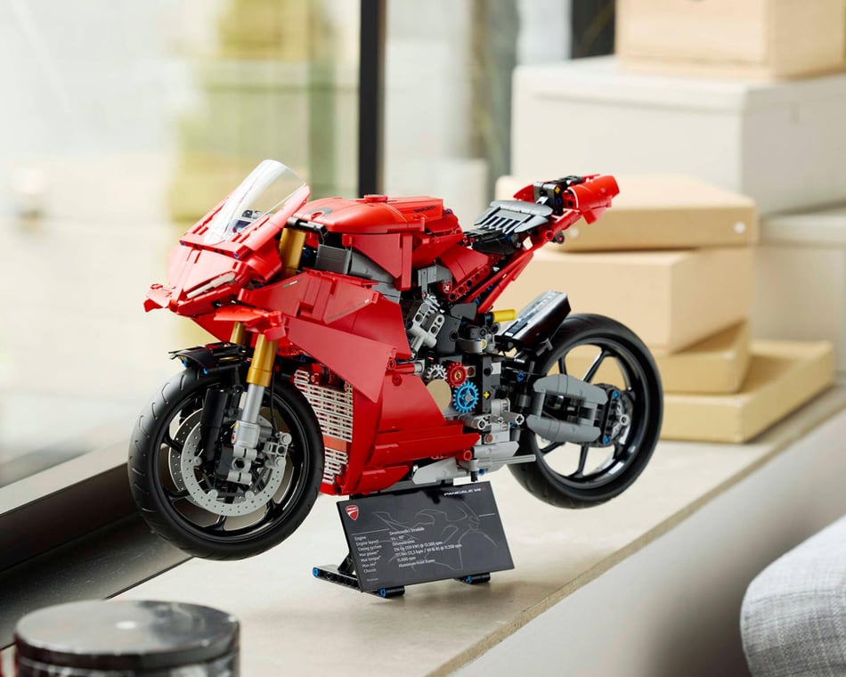 LEGO Technic™ Ducati™ Panigale V4 S Motorcycle Set [LEG42202