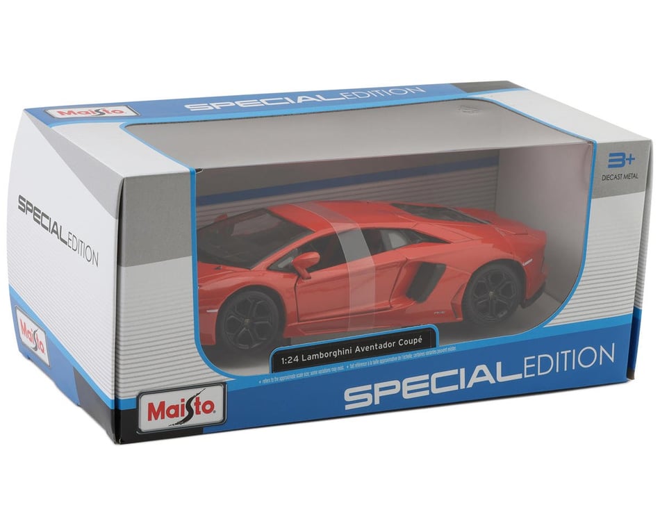 4 Maisto 1/24 scale diecast cars, see 2024 description