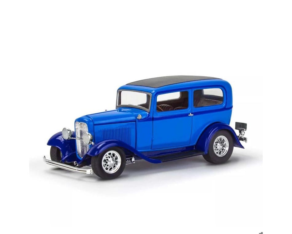 Revell 1/25 Scale 1932 Ford Tudor Sedan 2-in-1 Plastic Model Kit