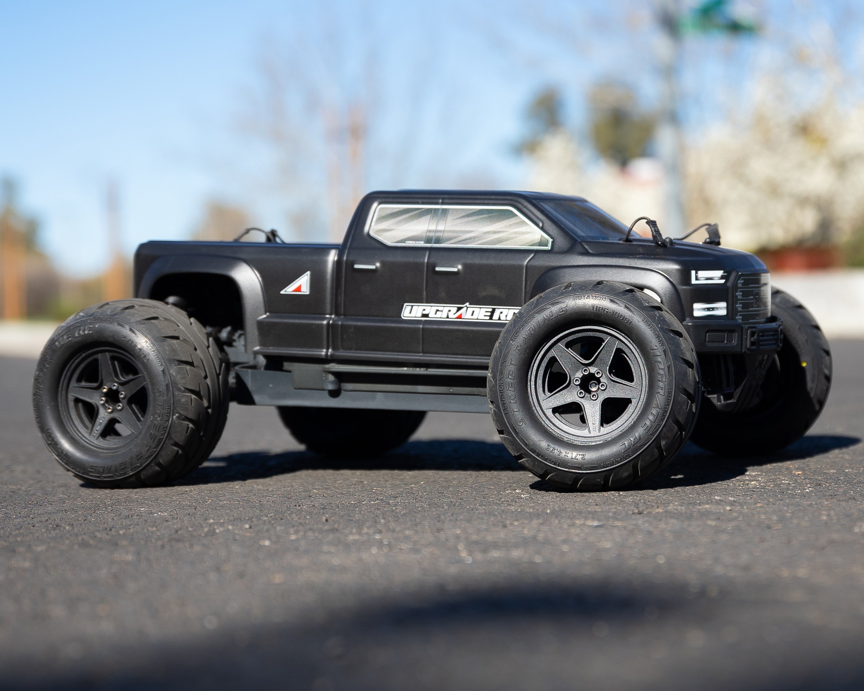 Upgrade RC Street Radial Installed Tire Photo