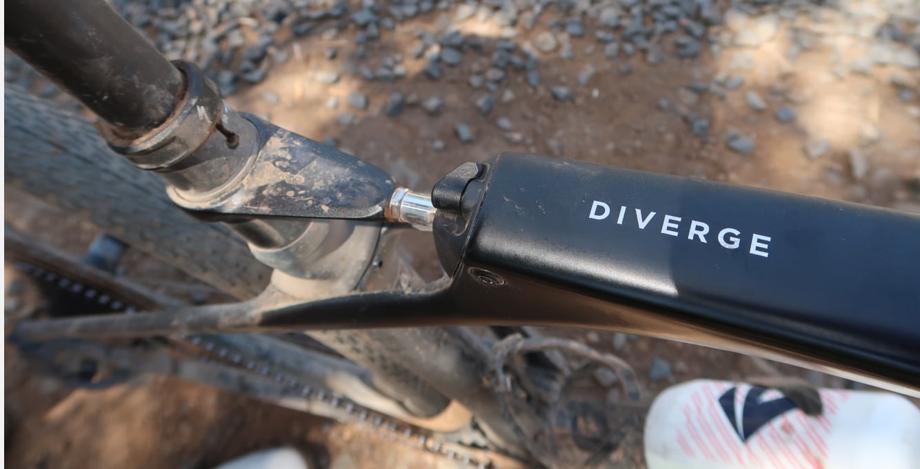 Specialzed Diverge STR Gravel Bike rear Future Shock features a three-position lockout switch