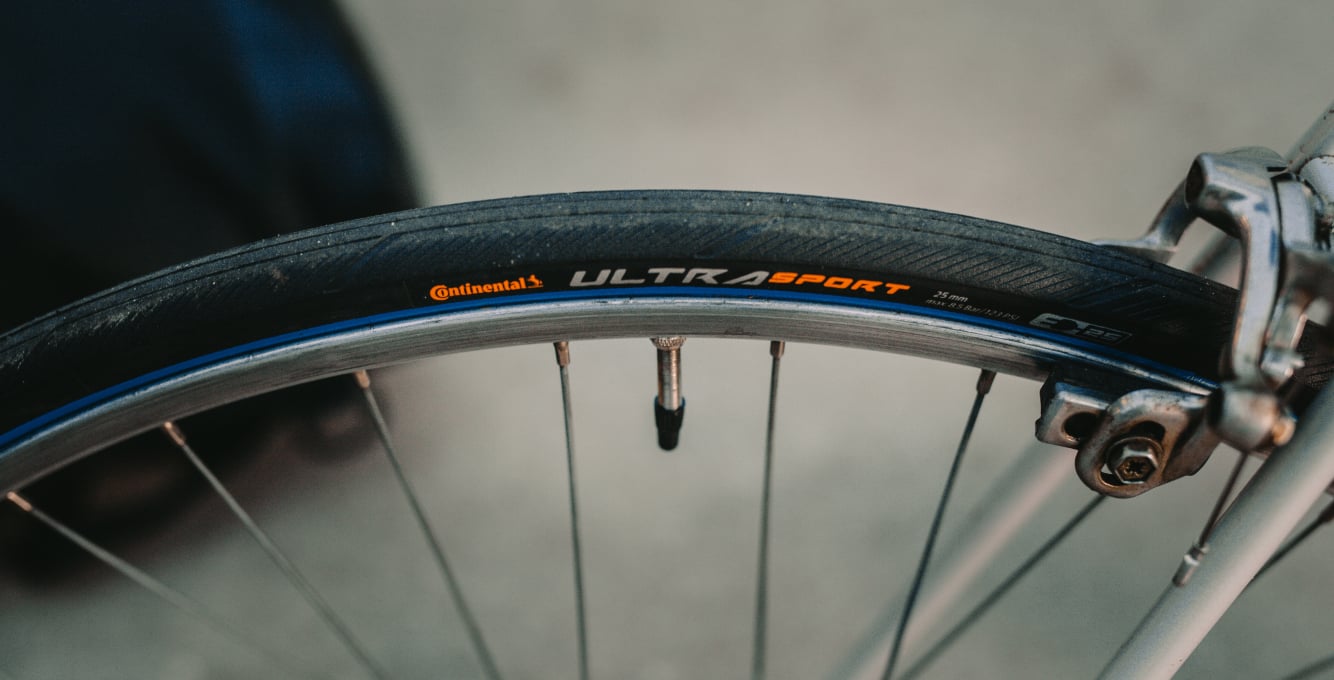 road bike with continental tire