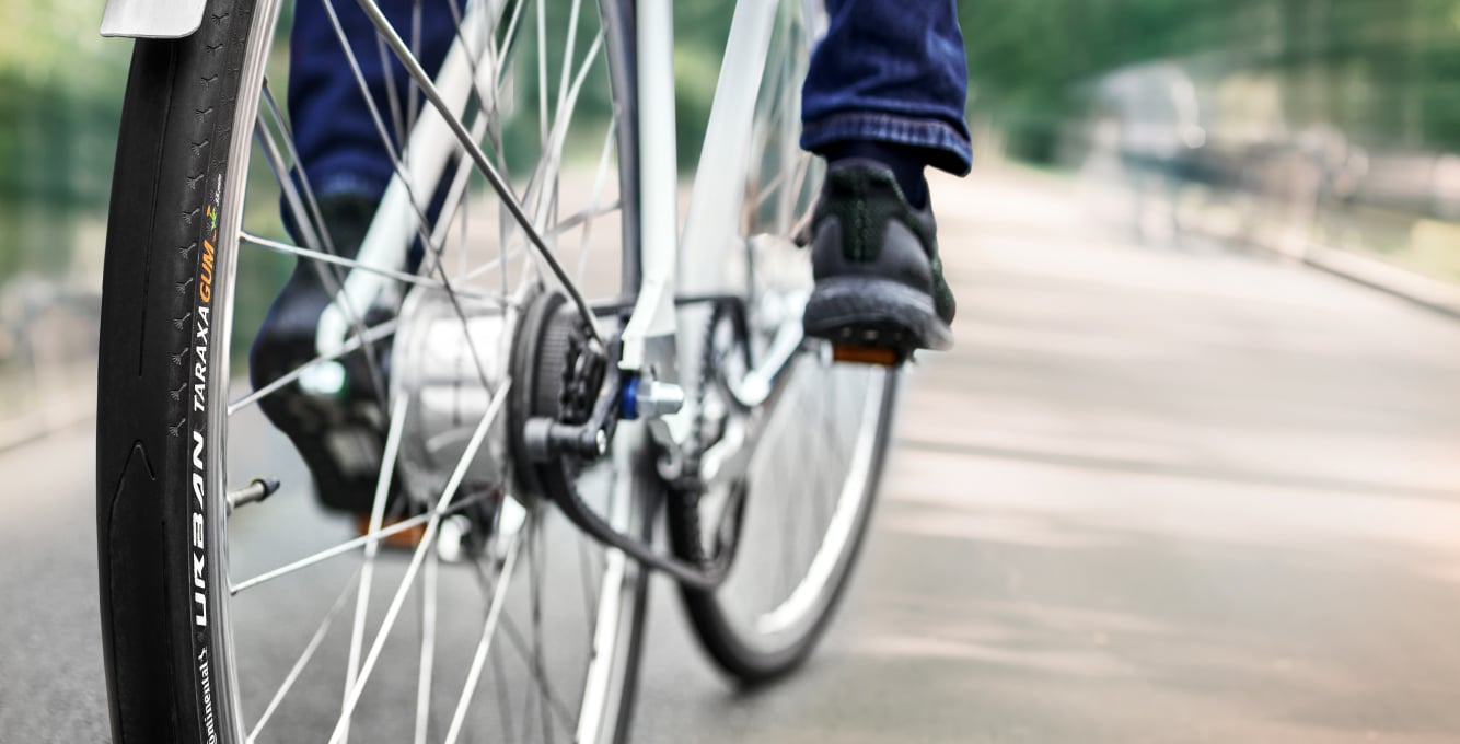 road bike with continental tire